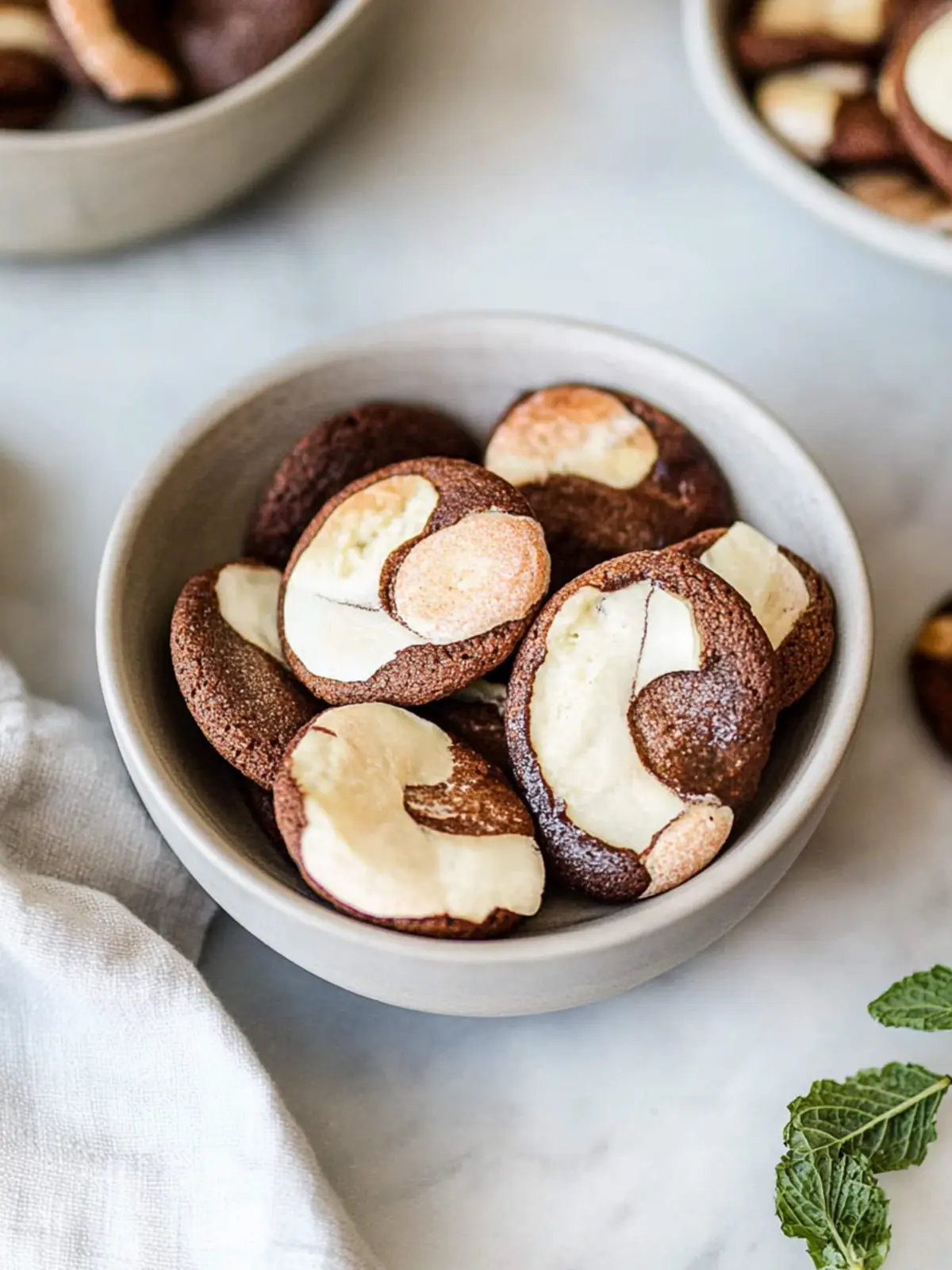 Quick marble cookies with vanilla and chocolate