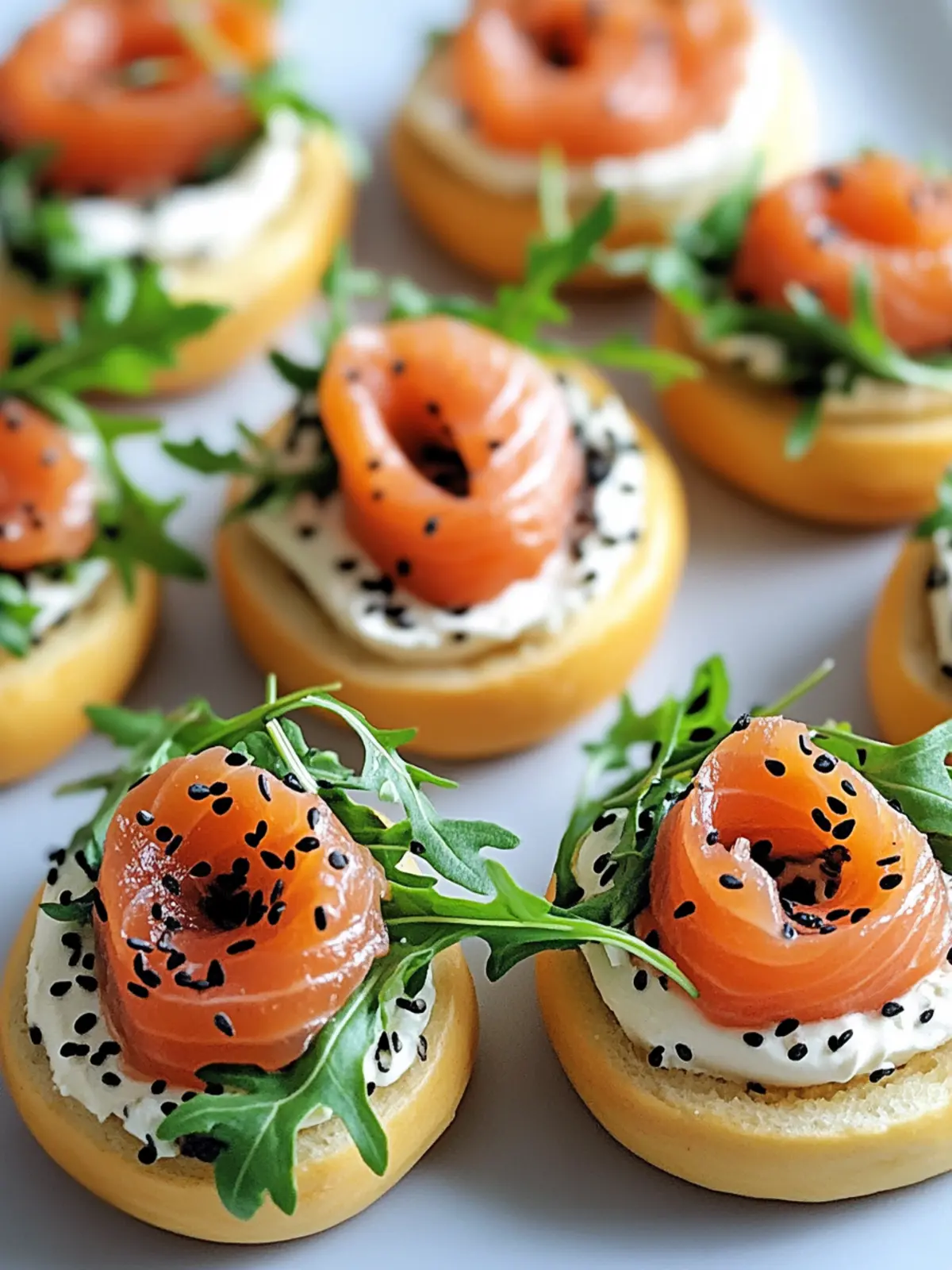 Mini-Bagels with smoked salmon and arugula