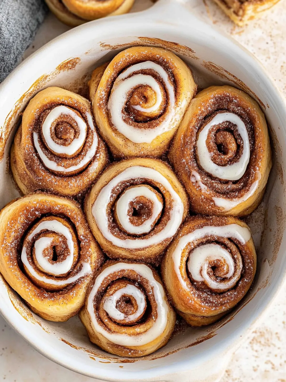 Juicy cinnamon rolls - an autumn classic that makes the whole apartment smell